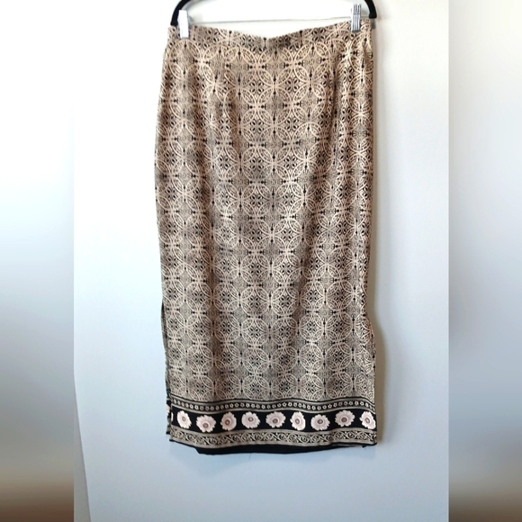 Rikki J Dresses & Skirts - RIKKI J Geometric Floral Black Tan Maxi Skirt Womens Size 16 Boho Resortwear